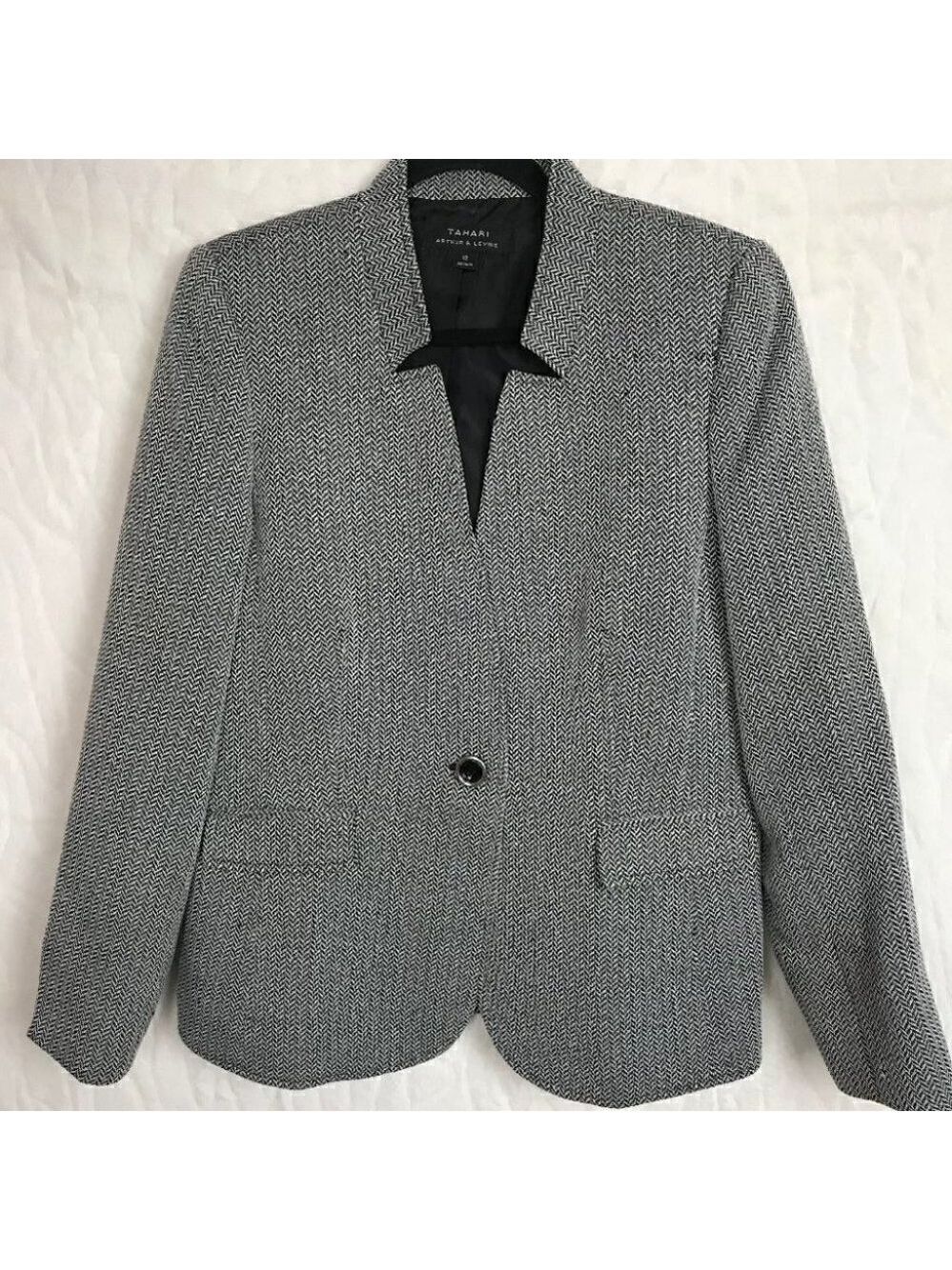 TAHARI  Black And White Suit Size M